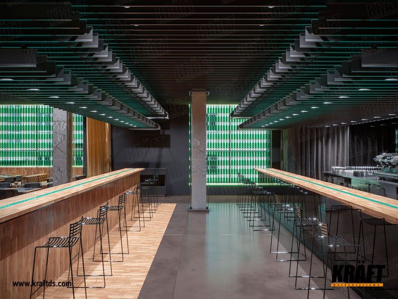 Interiér baru s hnědo-zelnými barvami