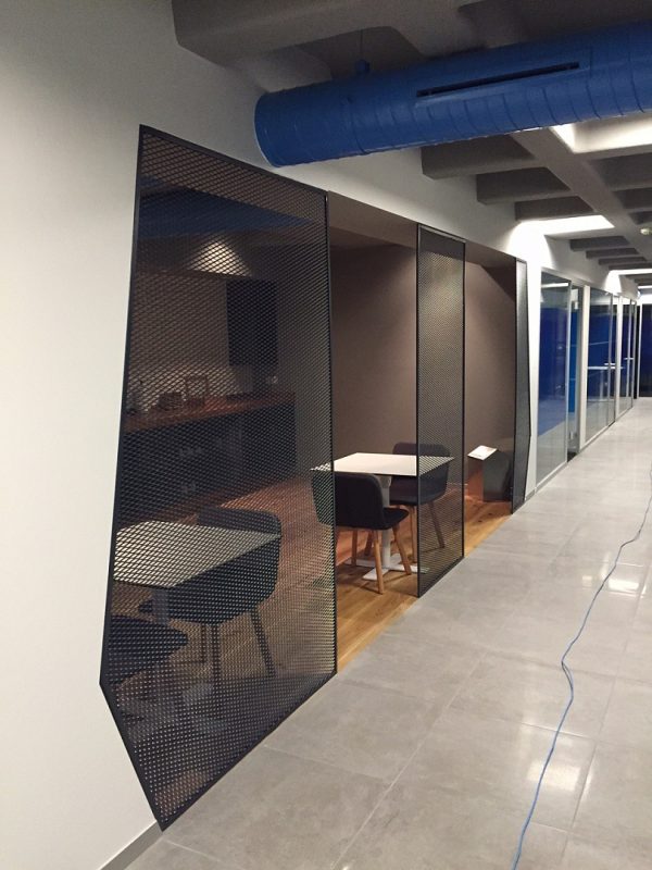 tahokové dělící příčky