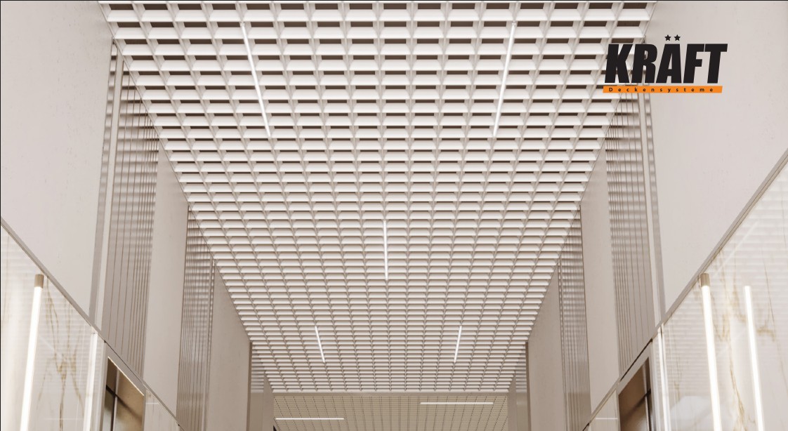 pohled na strop se zavěšeným bílým mřížkovým podhledem